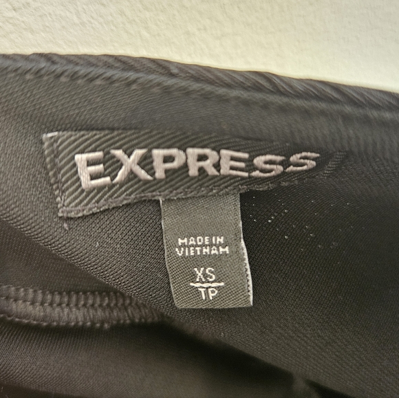 Express Tank Top - Picture 3 of 5